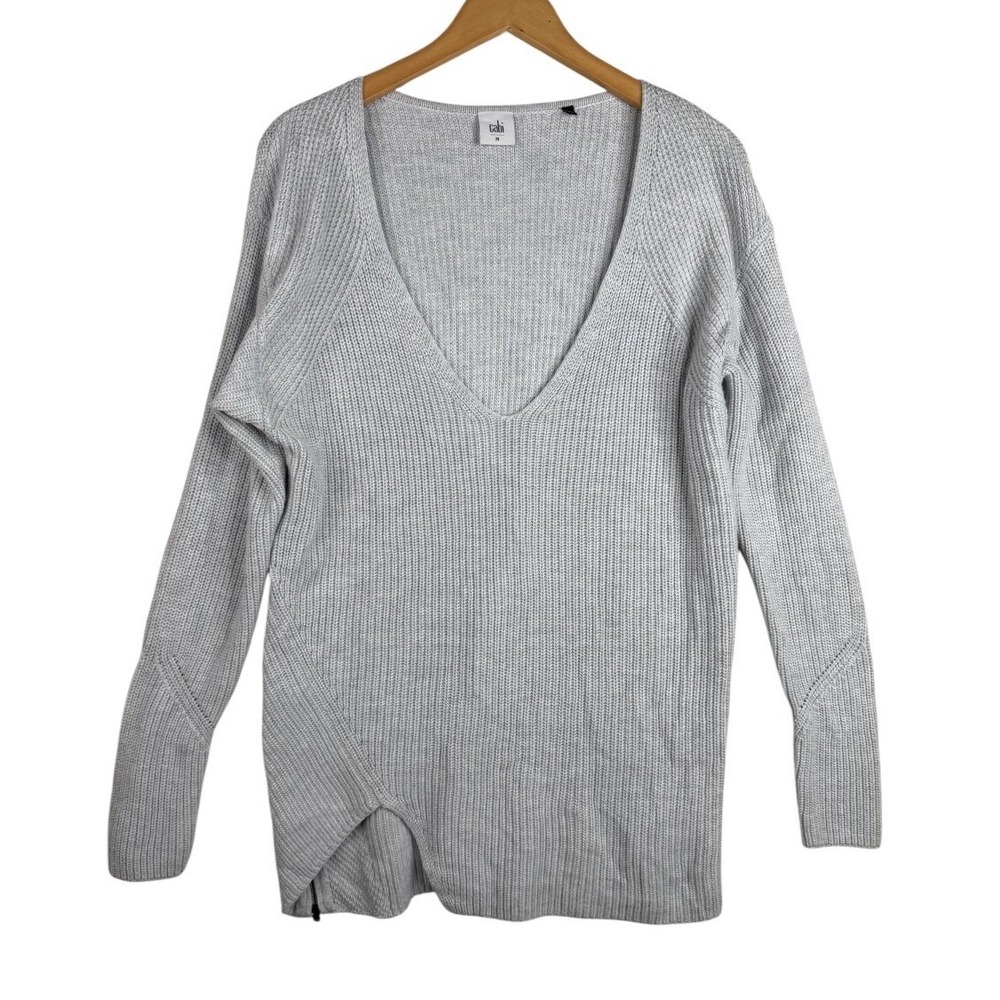 Cabi Deep V-neck Fine Ribbed Knit Pullover Sweater size Medium Style# 3531 Gray
